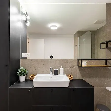 Slovakia Modern Urban Sanctuary ברטיסלאבה